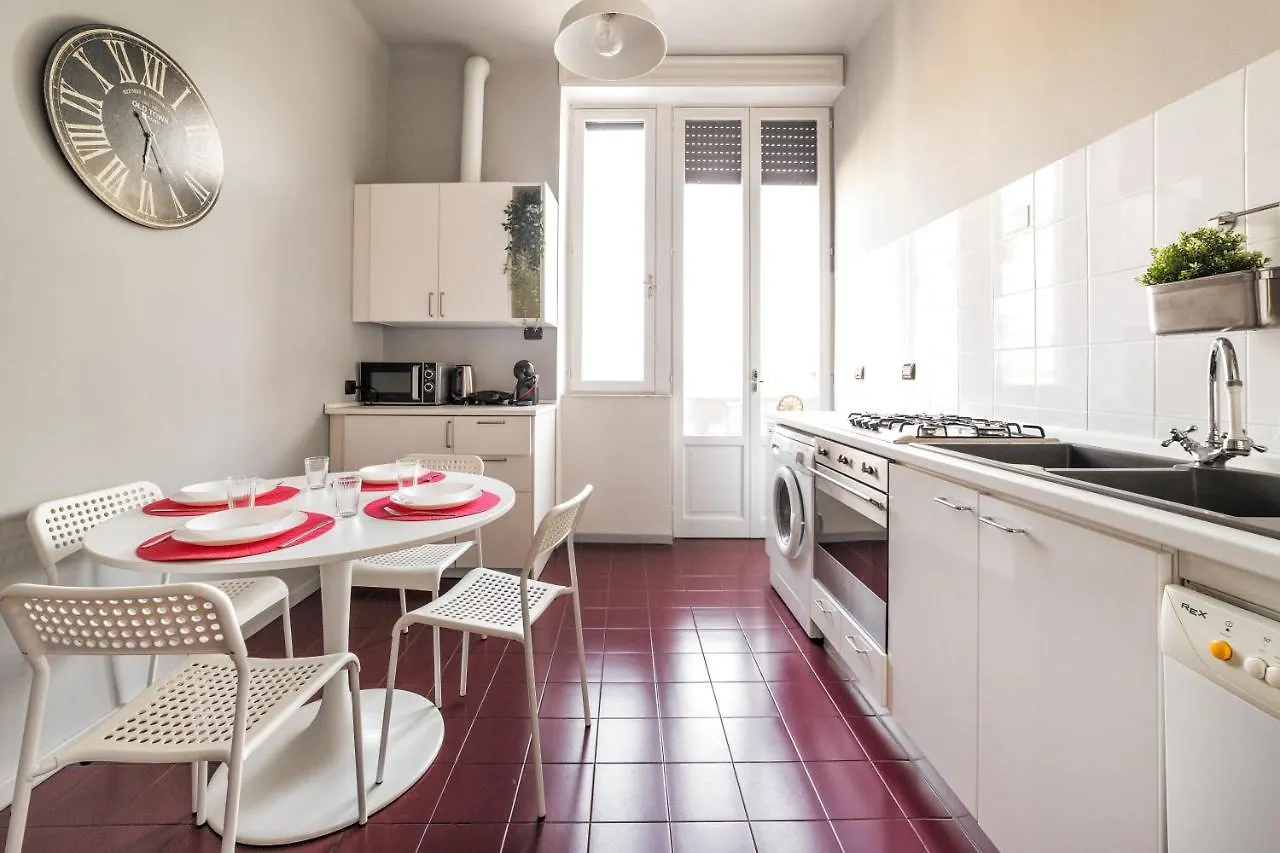 Isola District & Istria M5 Apt! Milánó 0*,  Olaszország