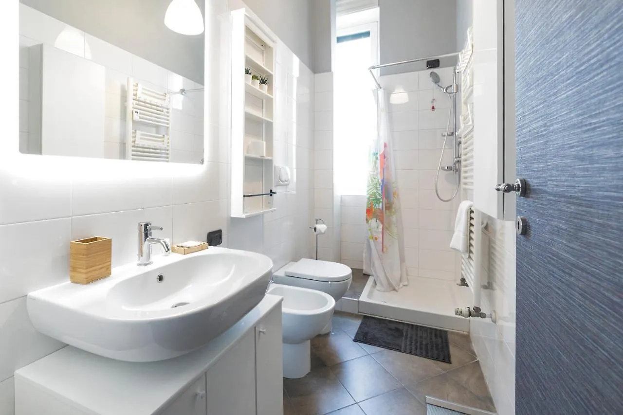 Isola District & Istria M5 Apt! Milánó Apartman